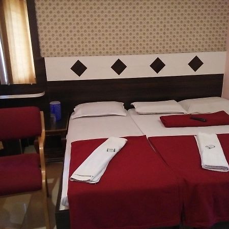 Hotel Sangeeth Lodging 迈索尔 外观 照片