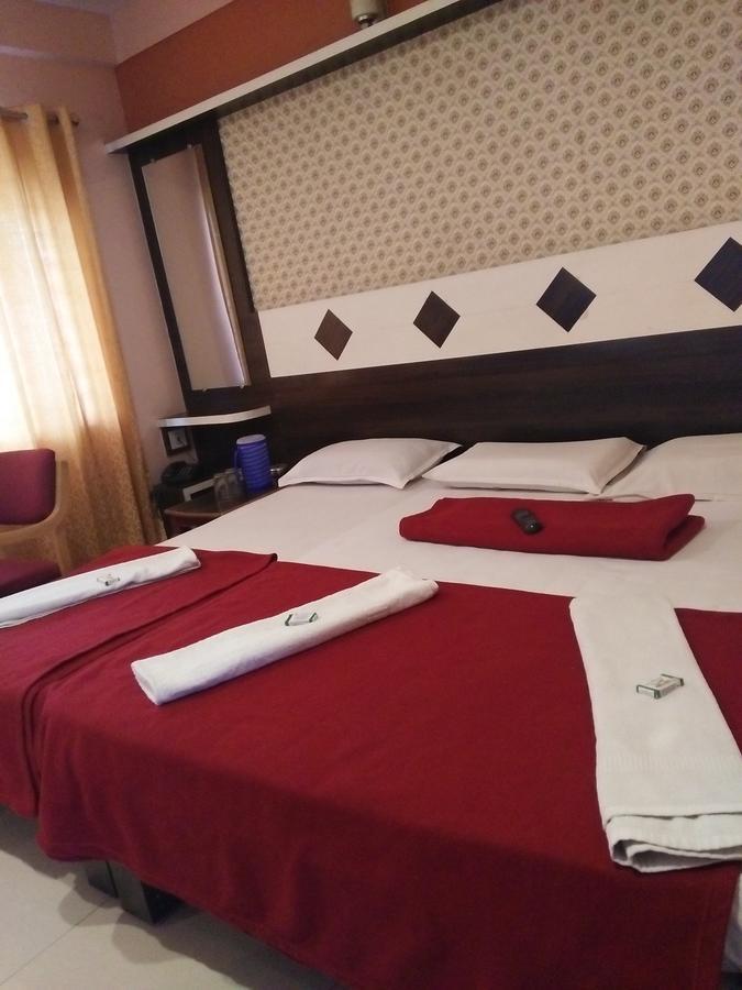 Hotel Sangeeth Lodging 迈索尔 外观 照片