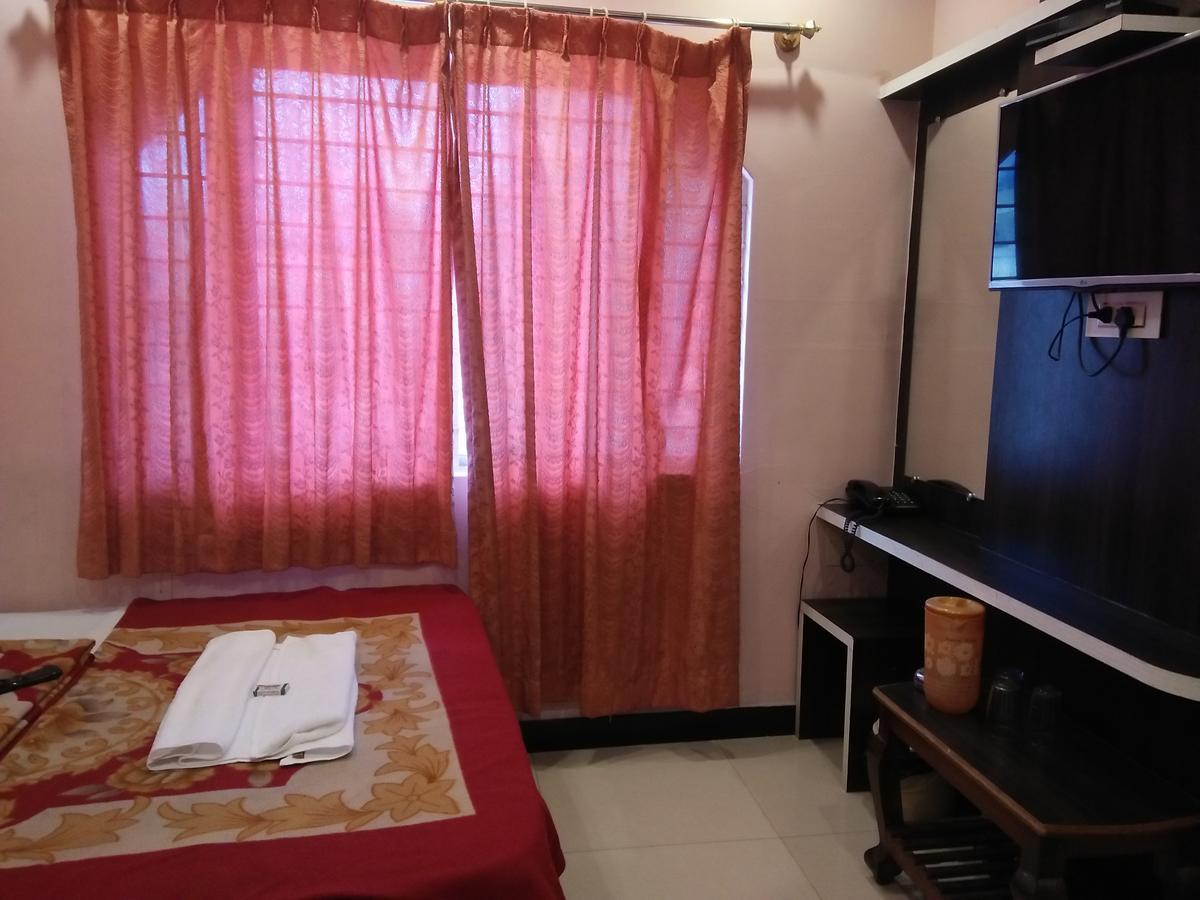 Hotel Sangeeth Lodging 迈索尔 外观 照片
