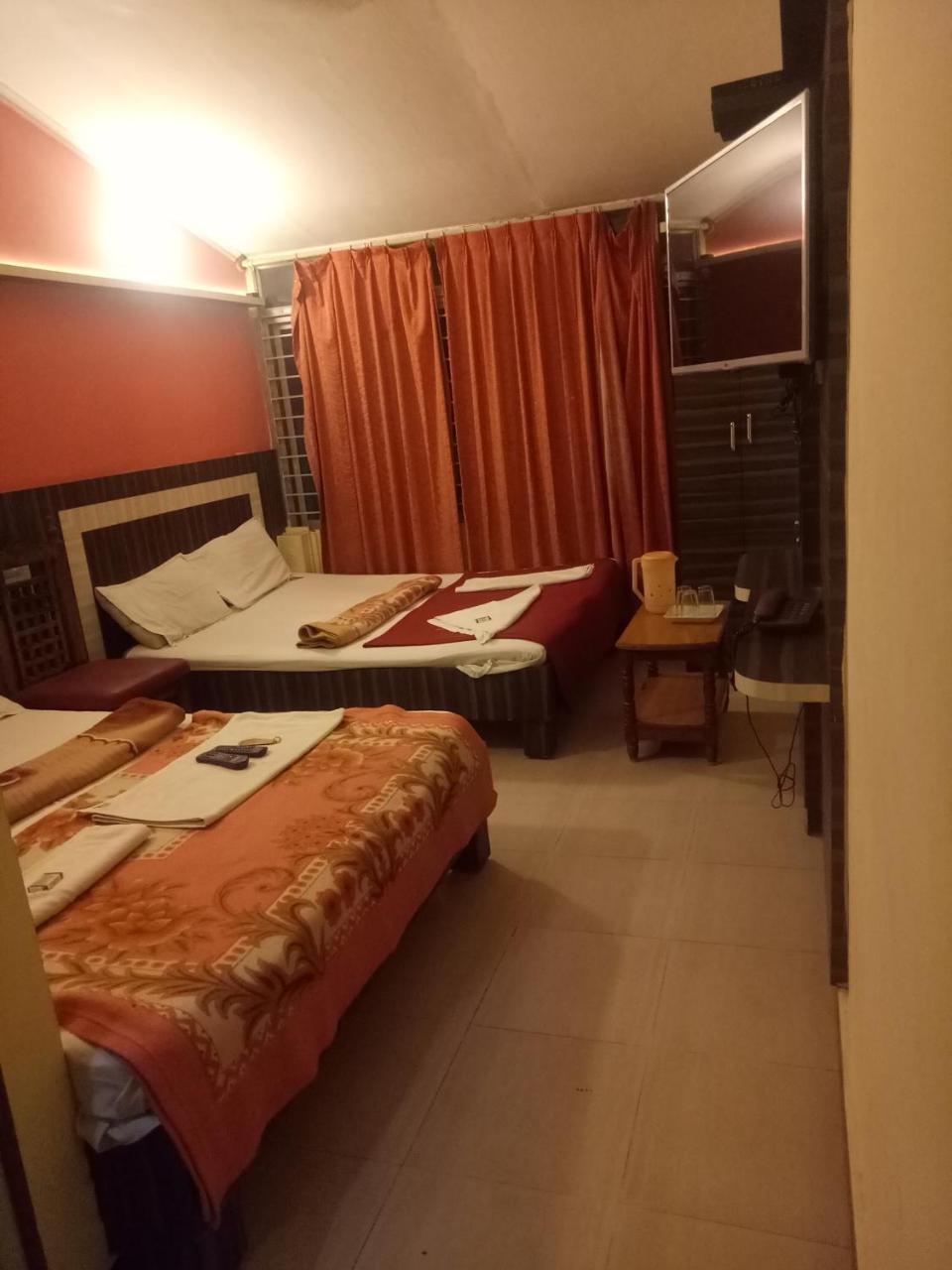 Hotel Sangeeth Lodging 迈索尔 外观 照片