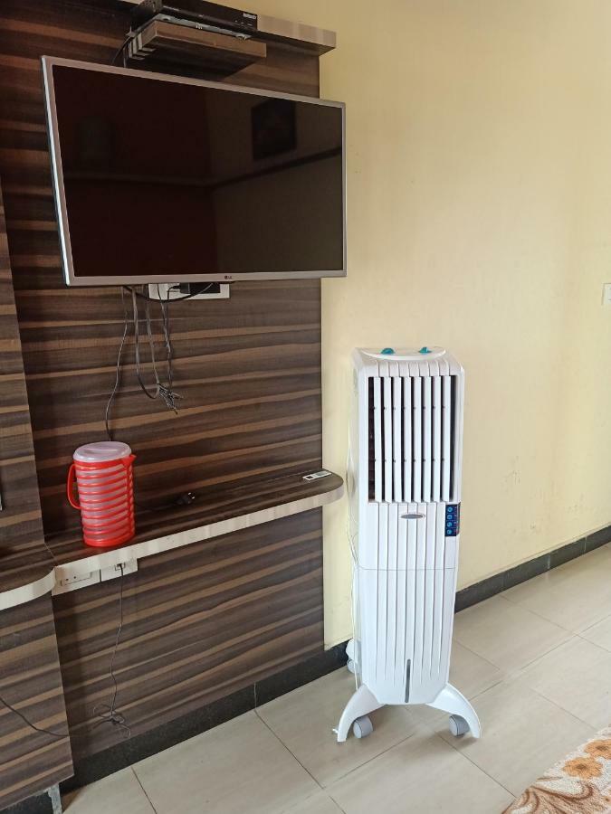 Hotel Sangeeth Lodging 迈索尔 外观 照片